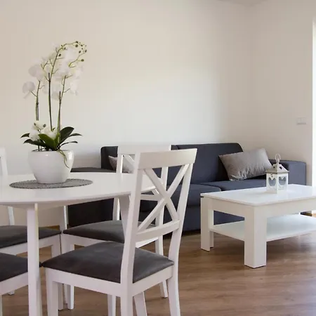 Adh Apartment Dolni Morava
